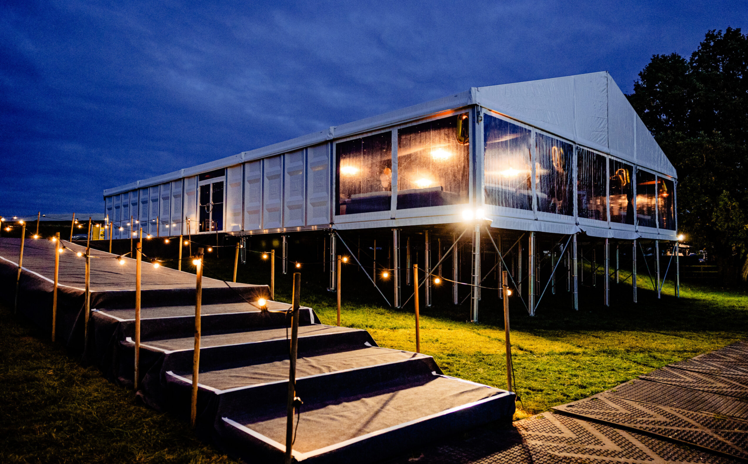 Temporary Structures Graduation Warehousing Conferences Rapid Construction